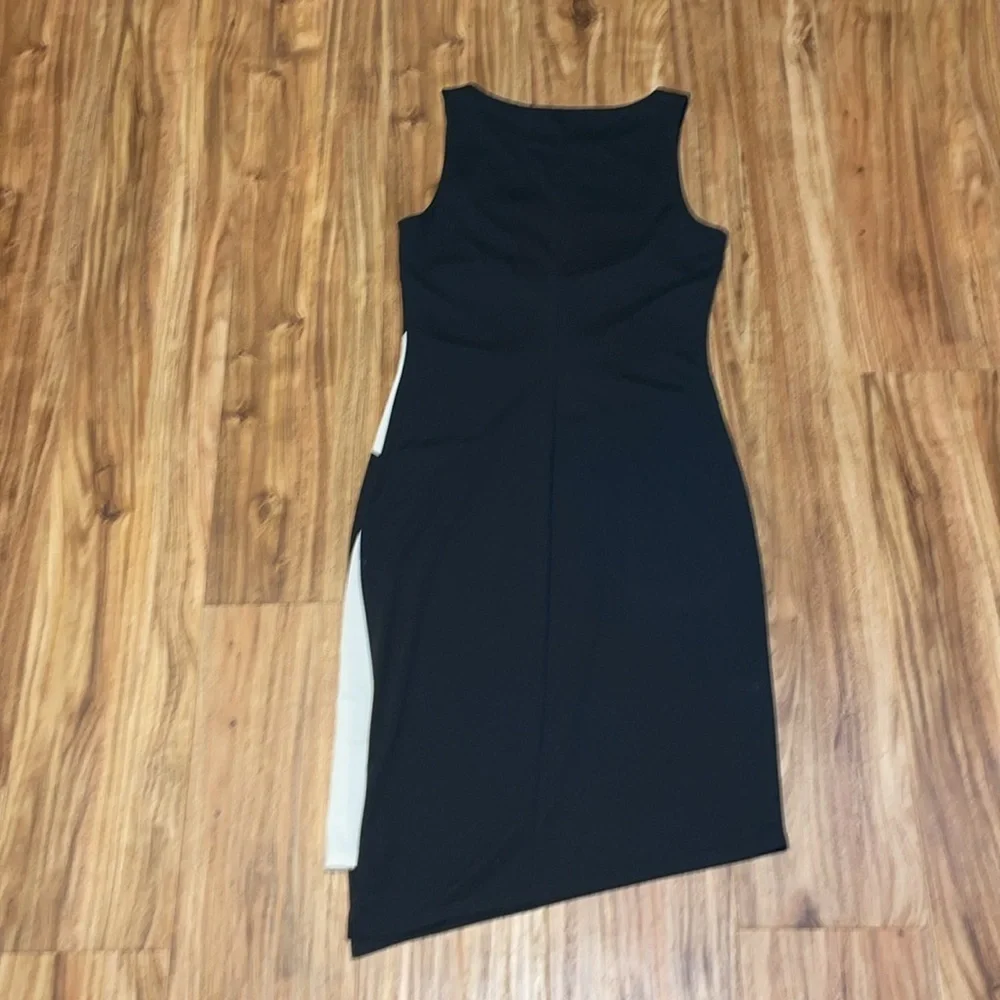 Express womens 8 medium dress sleeveless Black cream Asymmetrical stretch sheath